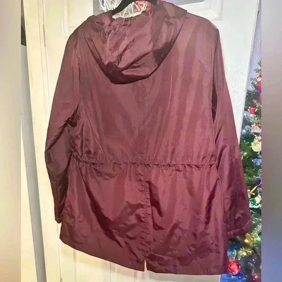 Jones New York Burgundy Hooded windbreaker Jacket - Size XL (Like New) - Picture 4 of 4